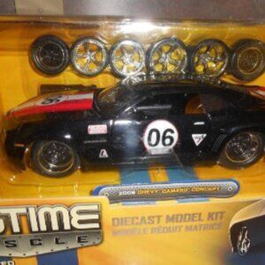 JADA BIGTIME MUSCLE 2006 CHEVY CAMARO CONCEPT DIE CAST MODEL KIT 1/24